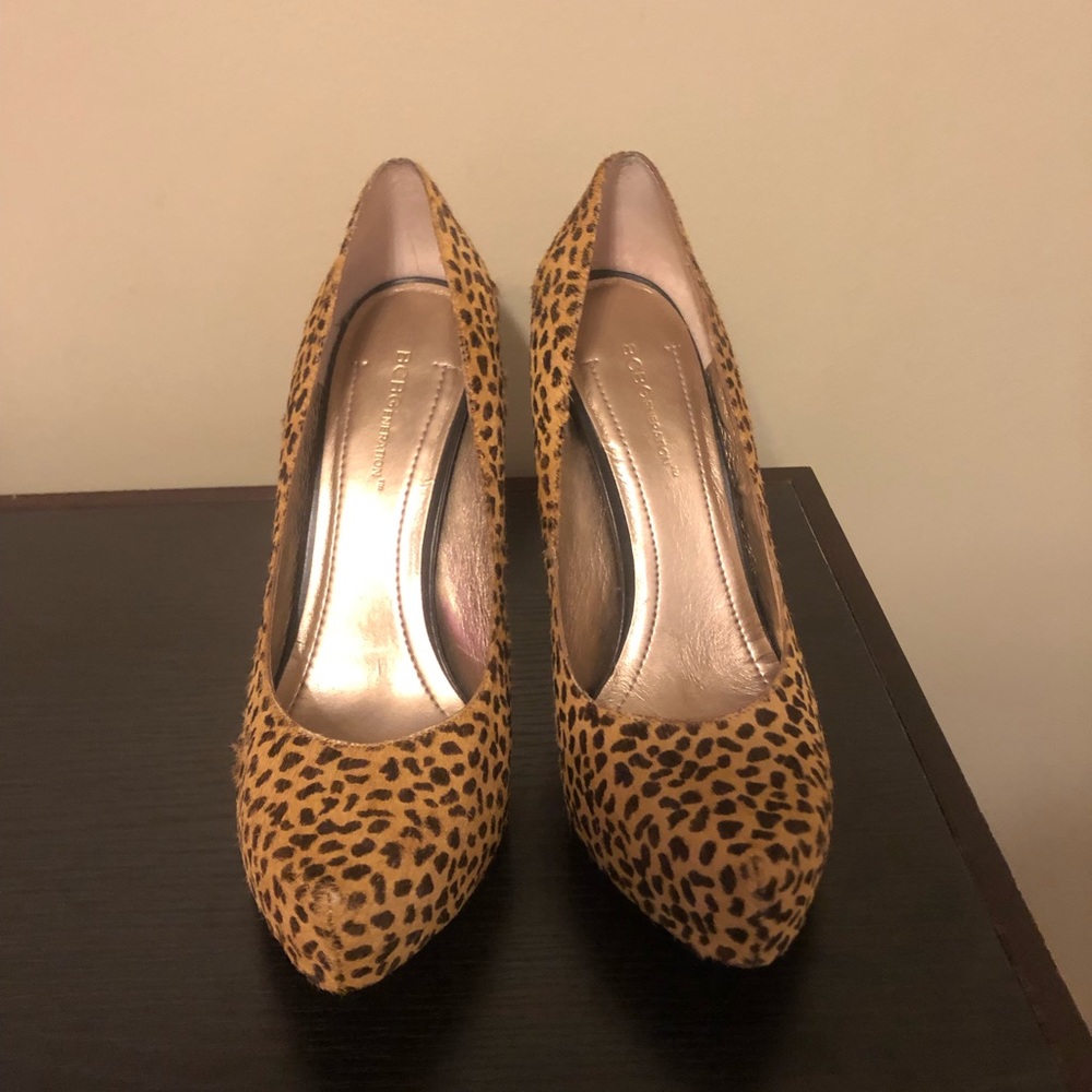 Cheetah skin BCBG pumps!
